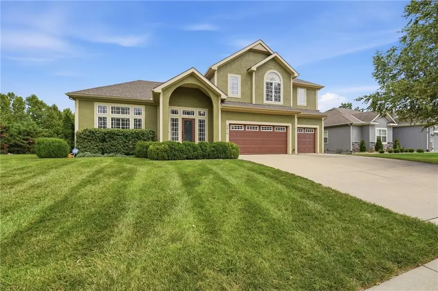 5819 N Liberty Avenue, Kansas City, MO 64118 - #2