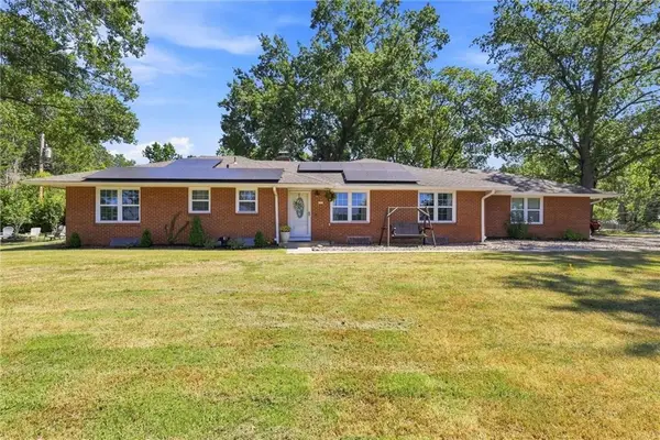 10921 Blue River Road, Kansas City, MO 64131