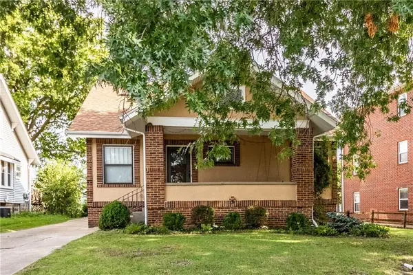 213 Broad Street, Warrensburg, MO 64093