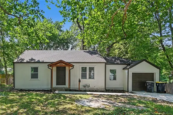 11220 Applewood Drive, Kansas City, MO MO