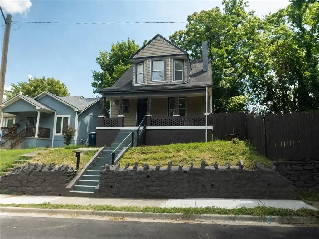 2011 Montgall Avenue, Kansas City, MO 64127 - #1