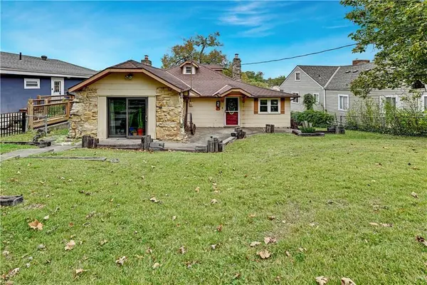 33 T Street, Lake Lotawana, MO 64086