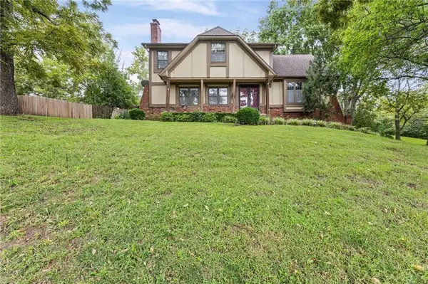 16042 Meadow Lane, Stilwell, KS 66085
