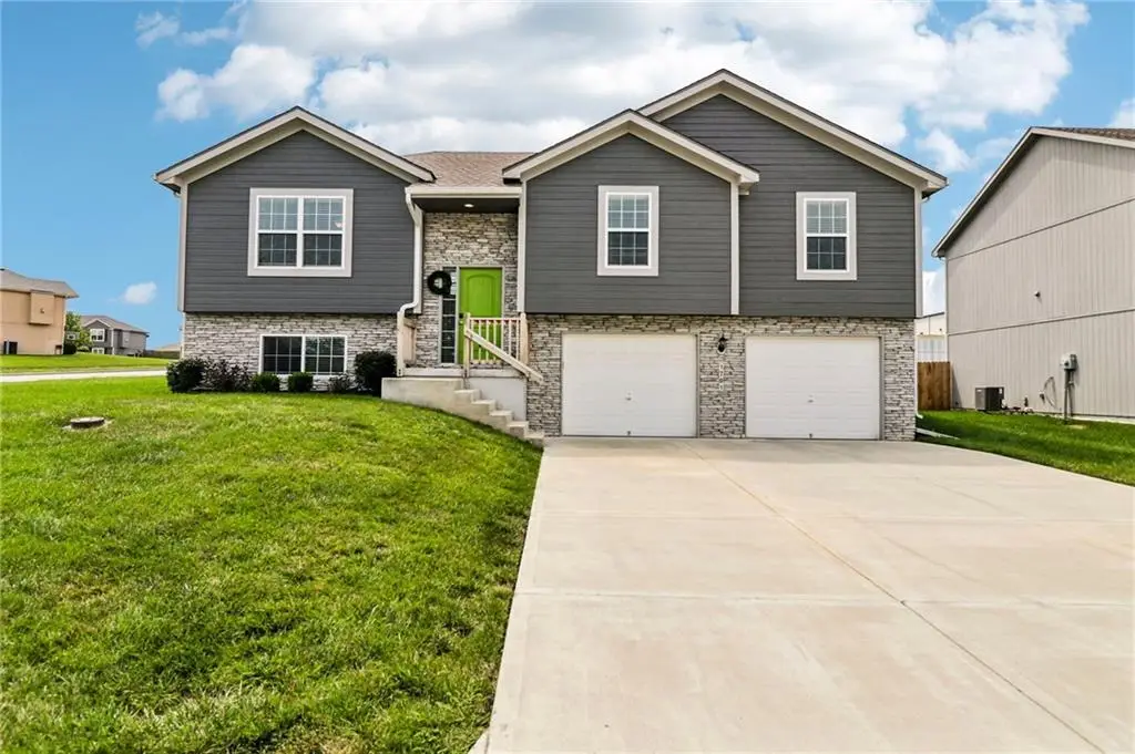 1701 NW Hilltop Court, Grain Valley, MO 64029 - #1