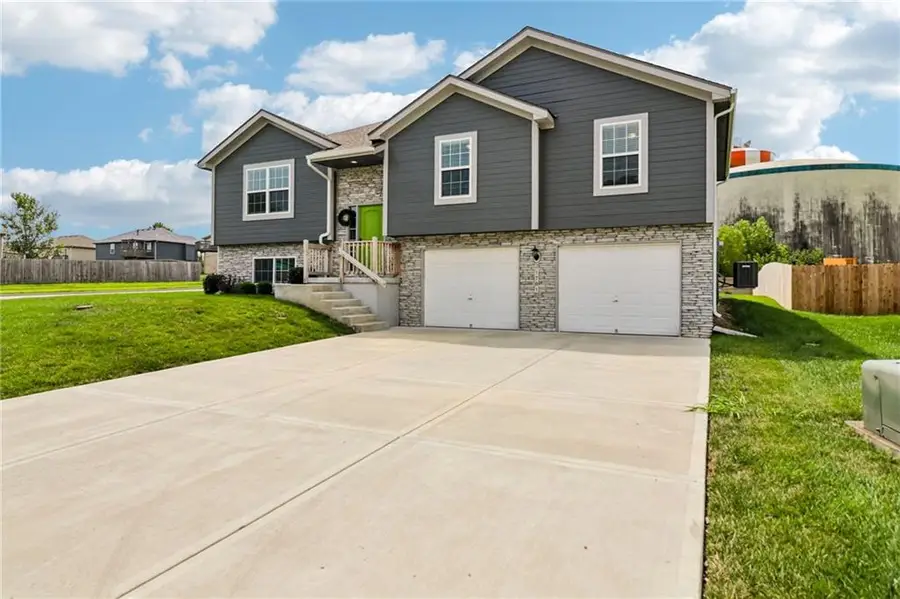 1701 NW Hilltop Court, Grain Valley, MO 64029 - #3