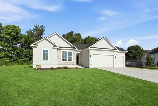 21063 W 225th Street, Spring Hill, KS 66083