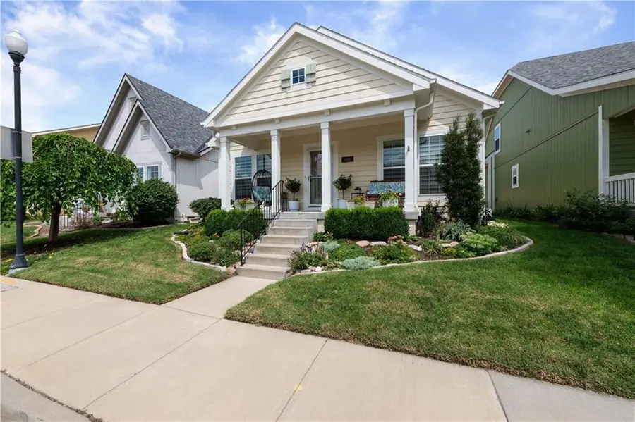 408 E 31st Avenue, Kansas City, MO 64116 - #2