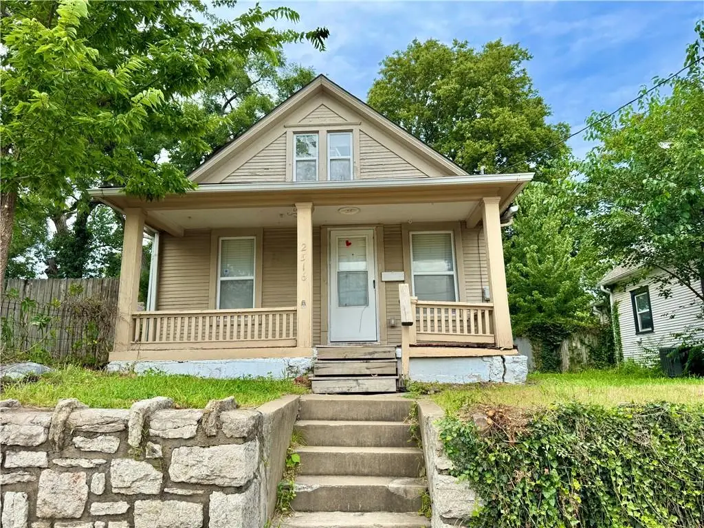 2516 W 43rd Avenue, Kansas City, KS 66103 - #1