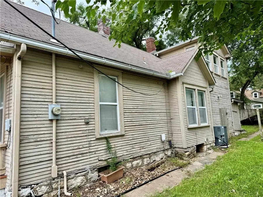 2516 W 43rd Avenue, Kansas City, KS 66103 - #3