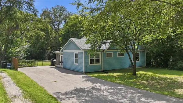 1109 E Gudgell Avenue, Independence, MO 64055
