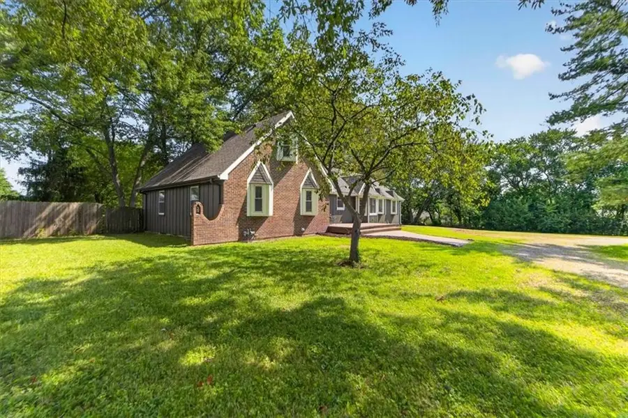 315 S Peculiar Drive, Peculiar, MO 64078 - #3