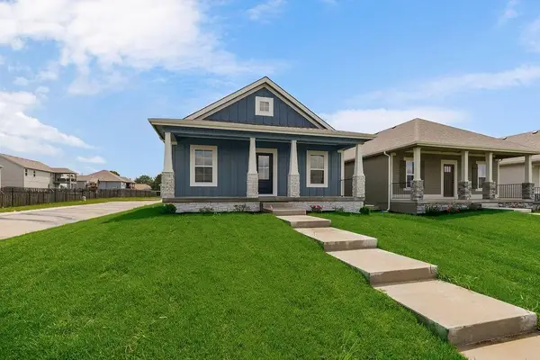 1600 Cottonwood Creek Avenue #9, Kearney, MO 64060