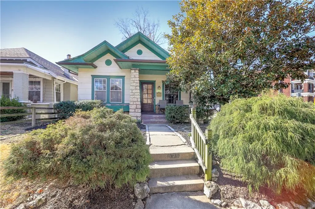 829 W 40 Street, Kansas City, MO 64111 - #1