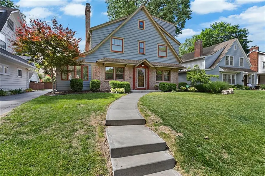 109 W 65th Street, Kansas City, MO 64113 - #2