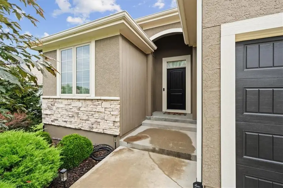 19013 Deer Run Street, Spring Hill, KS 66083 - #2