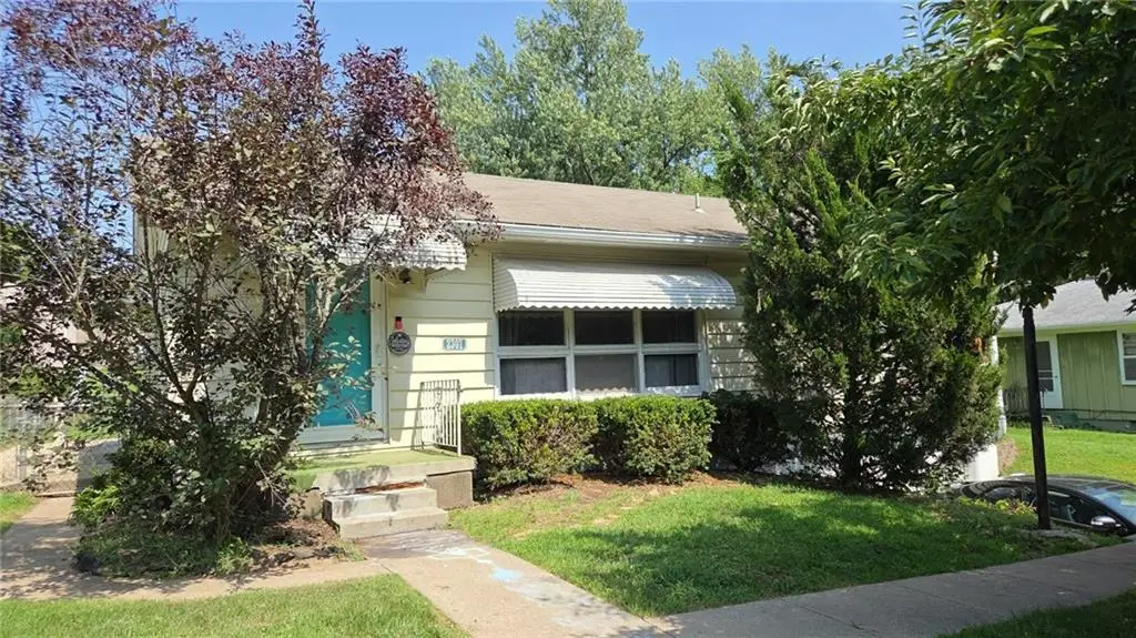 2307 Valley Brook Lane, Saint Joseph, MO 64503 - #1