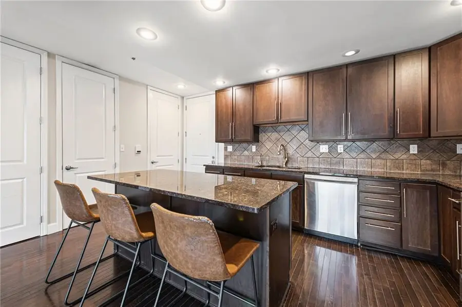 2940 Baltimore Avenue #1303, Kansas City, MO 64108 - #3