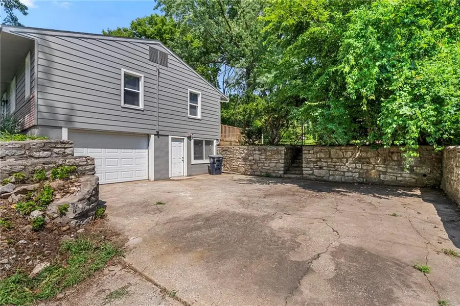 4209 Arlington Avenue, Kansas City, MO 64133 - #3