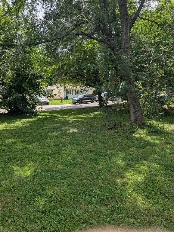 122 Arthur Avenue, Bonner Springs, KS 66012 - #3