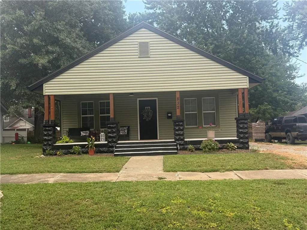 832 S Hickory Street, Ottawa, KS 66067 - #1