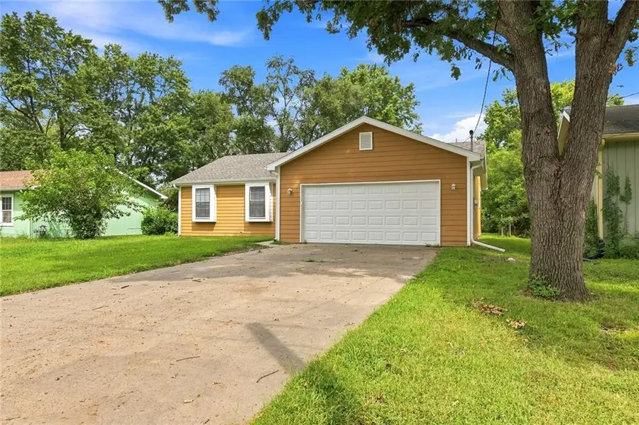 839 Elm Street, Lawrence, KS 66044 - #2