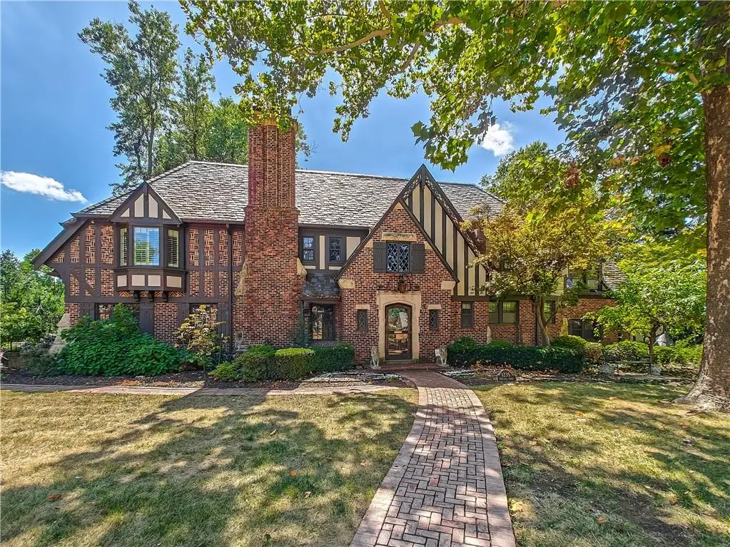 1235 W 64th Street, Kansas City, MO 64113 - #1