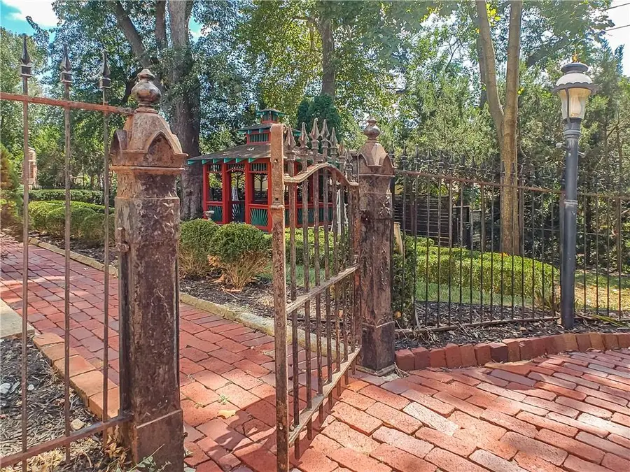 1235 W 64th Street, Kansas City, MO 64113 - #3