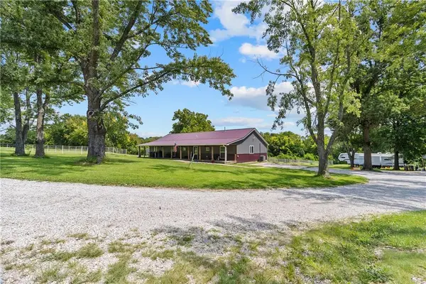 395 NW 1101st Road, Centerview, MO 64019