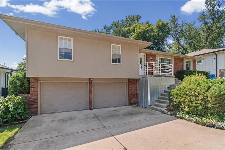 413 Pershing Street, Liberty, MO 64068 - #2