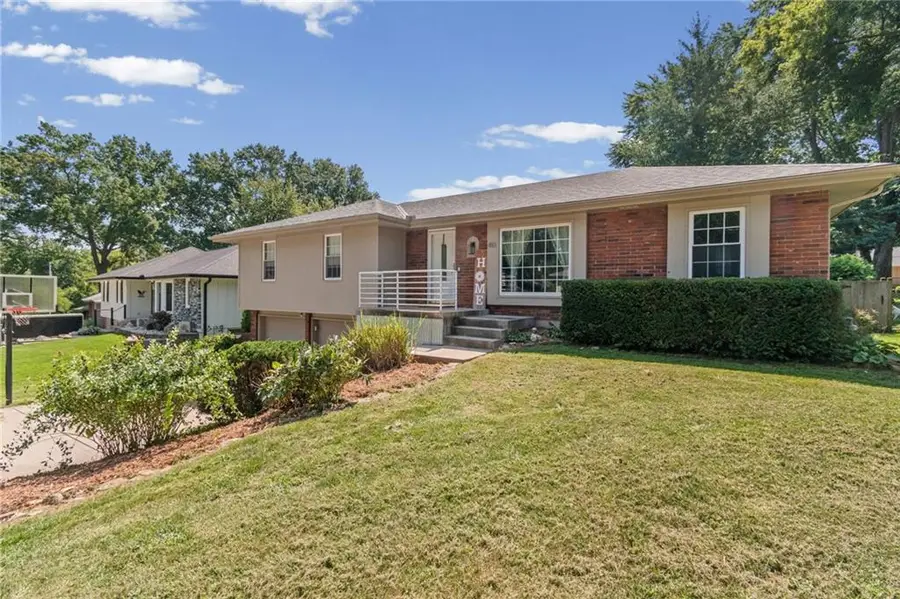 413 Pershing Street, Liberty, MO 64068 - #3