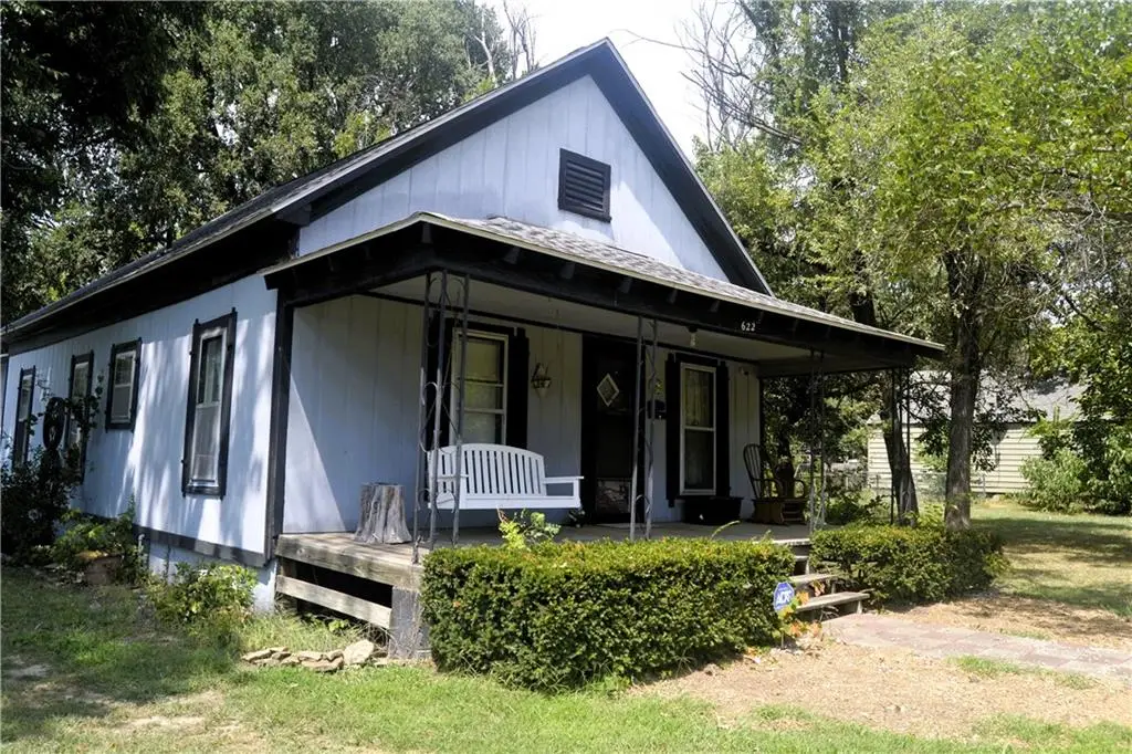622 S Jefferson Avenue, Iola, KS 66749 - #1