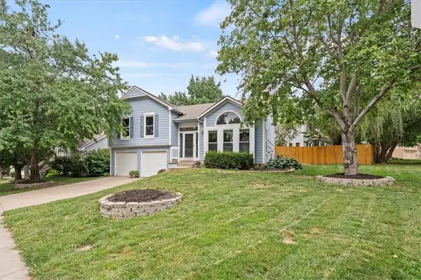 22012 W 48th Street, Shawnee, KS 66226
