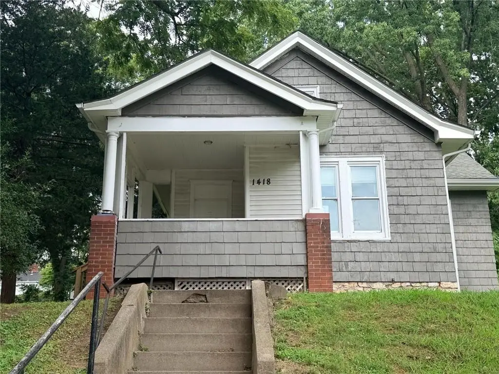 1418 6th Avenue, Leavenworth, KS 66048 - #1