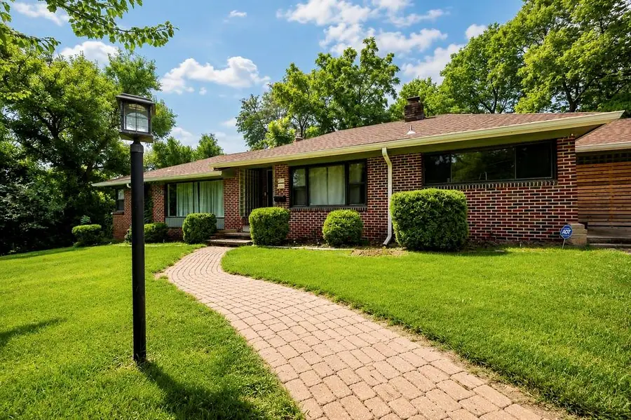221 E 97th Street, Kansas City, MO 64114 - #2