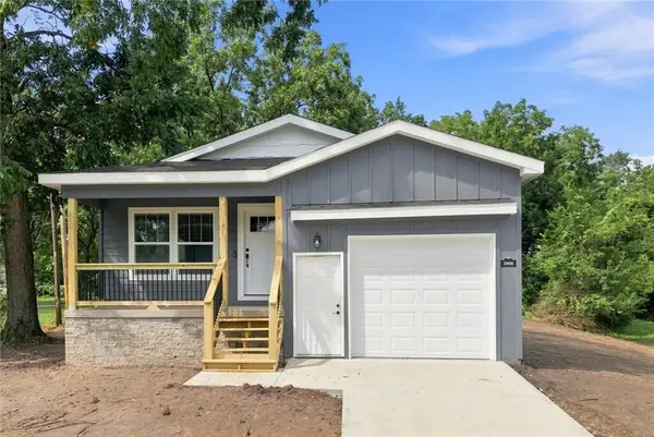 7908 Pleasant Valley Road, Pleasant Valley, MO 64068
