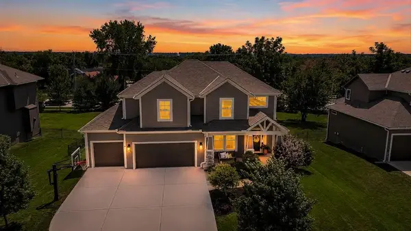 21803 W 46th Terrace, Shawnee, KS 66226