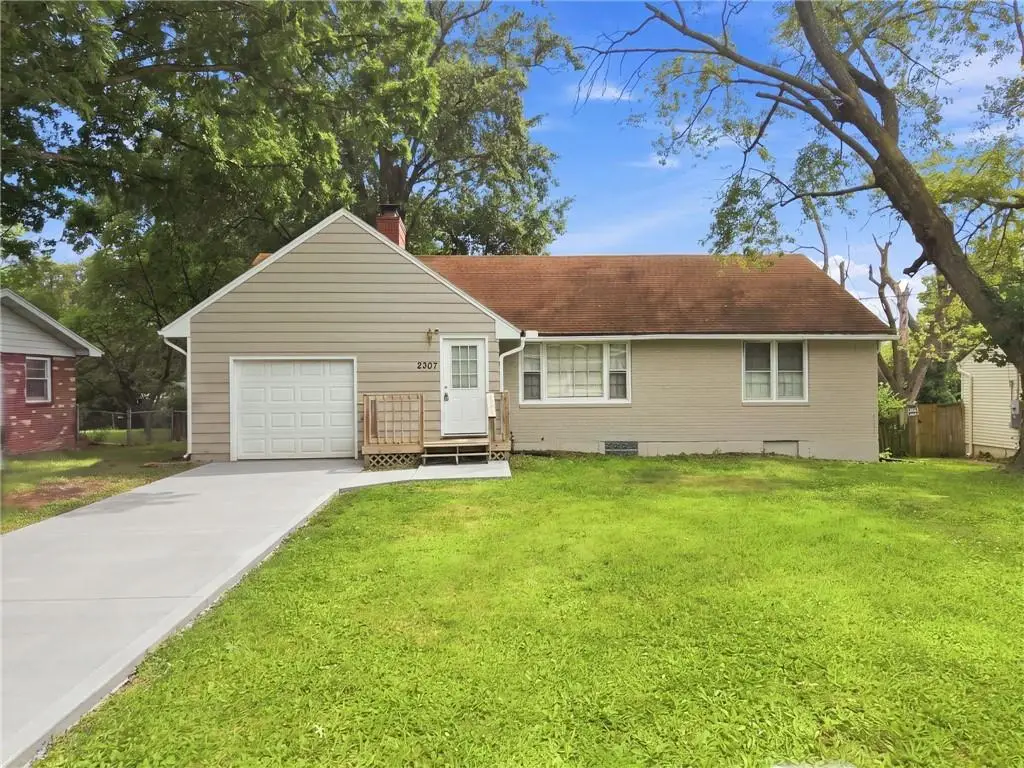 2307 NE 37th Terrace, Kansas City, MO 64116 - #1