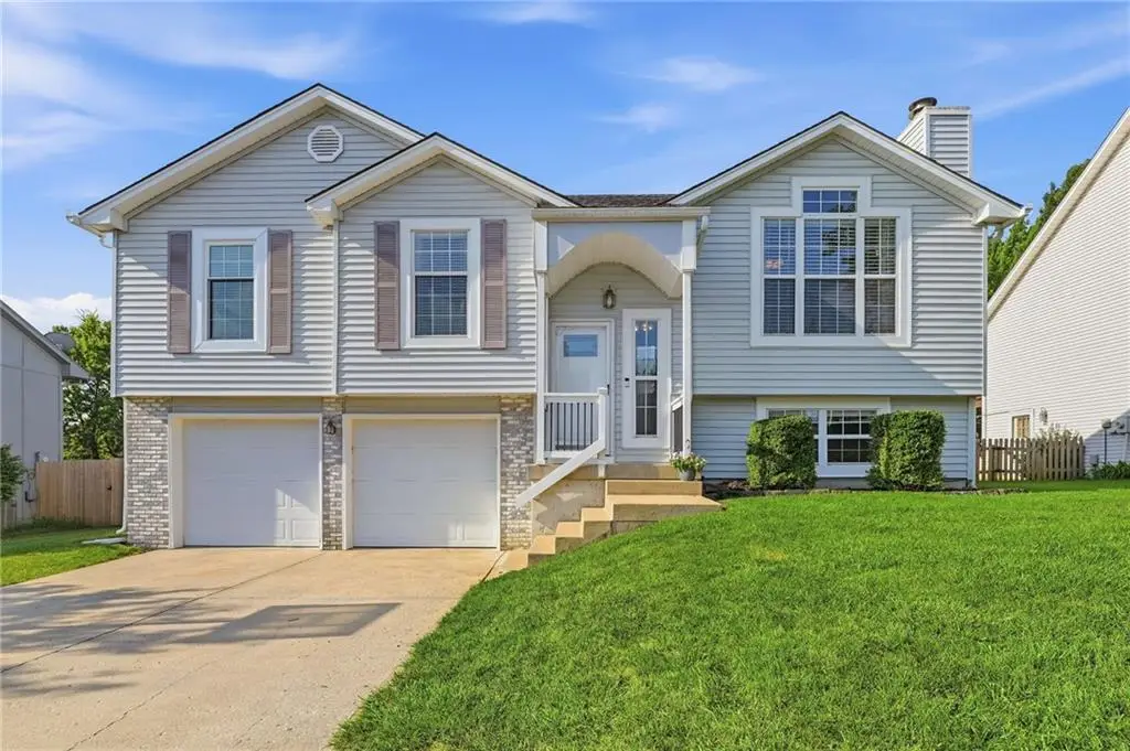 107 E Laredo Trail, Raymore, MO 64083 - #1