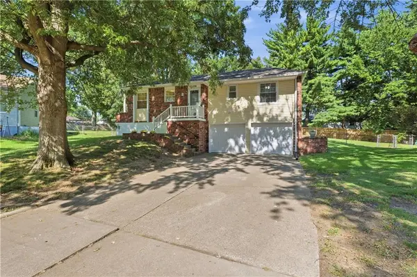 2728 NW Pembroke Place, Blue Springs, MO 64015
