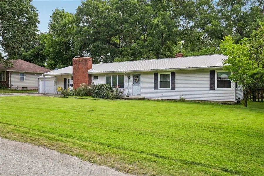 104 N 6th Street, Clinton, MO 64735 - #2