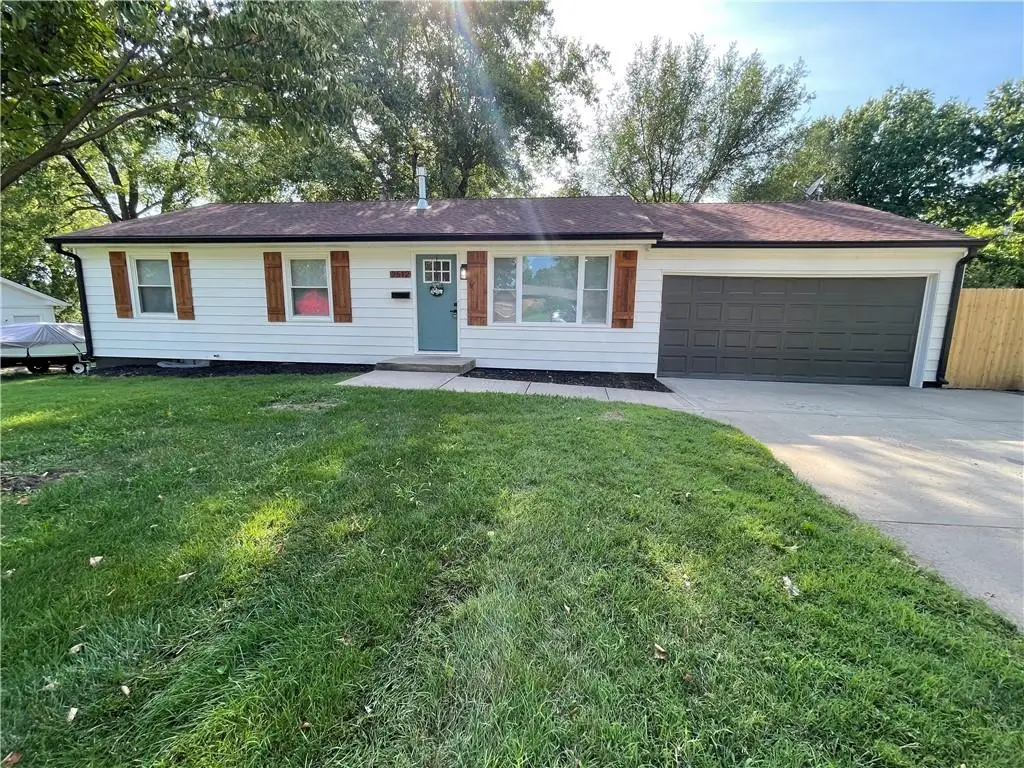 2512 Queen Ridge Drive, Independence, MO 64055 - #1