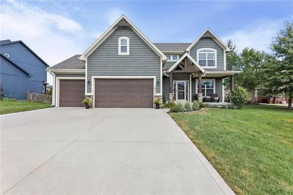 1800 Knoll Creek Lane, Raymore, MO 64083
