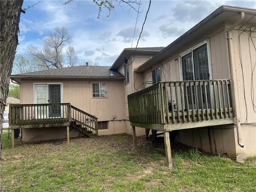 3102 N 68th Street, Kansas City, KS 66109 - #3