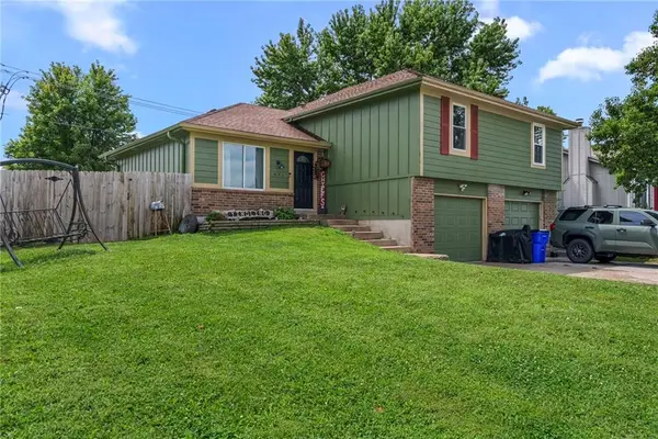 847 E Pinewood Street, Gardner, KS 66030