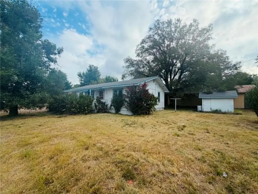 310 N 4th Avenue, Columbus, KS 66725 - #3
