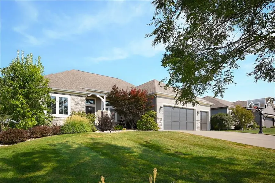 190 SW Roosevelt Ridge, Lees Summit, MO 64081 - #3