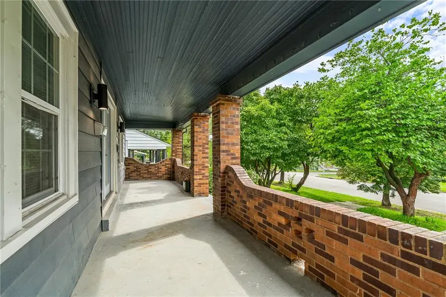 6627 Paseo Boulevard, Kansas City, MO 64132 - #2