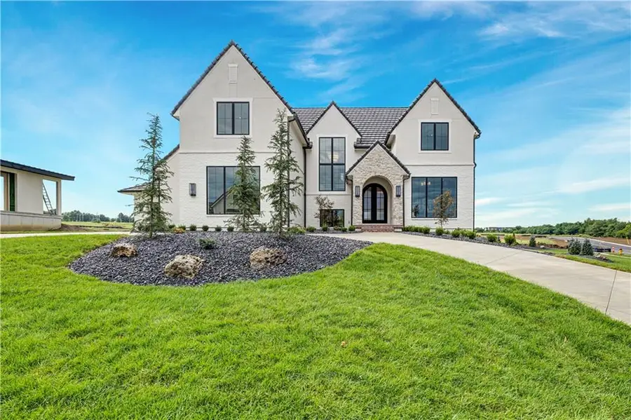 12111 W 173rd Terrace, Overland Park, KS 66221 - #2