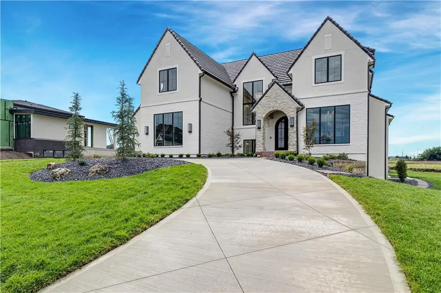 12111 W 173rd Terrace, Overland Park, KS 66221 - #3