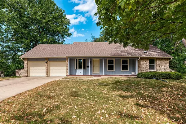 8606 W 88th Street, Overland Park, KS 66212